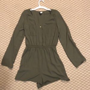 Army Green Divided Romper!!